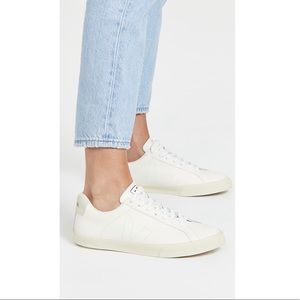 Veja Esplar Sneakers in White Size 6